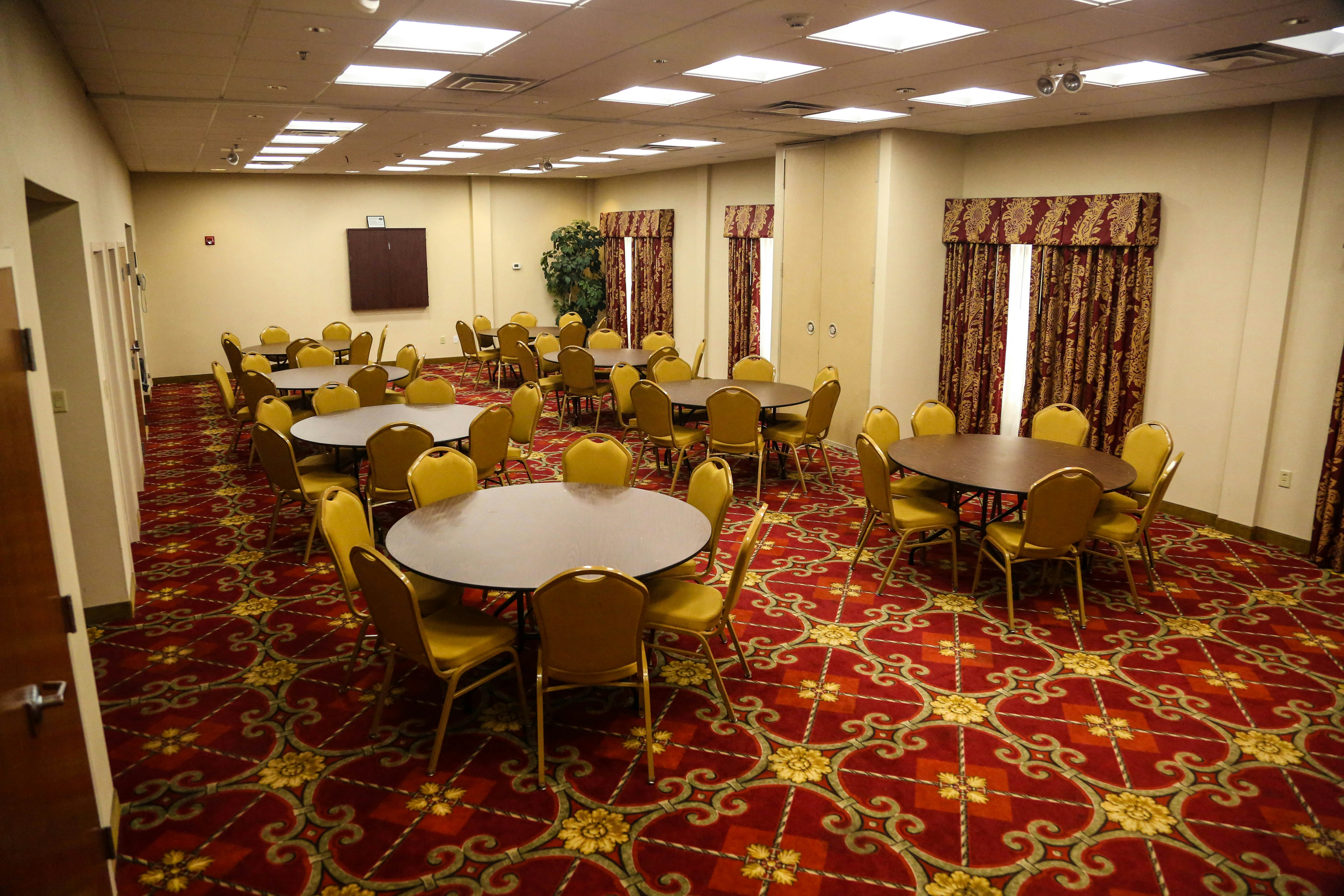 Hampton Inn And Suites Jennings 46/50