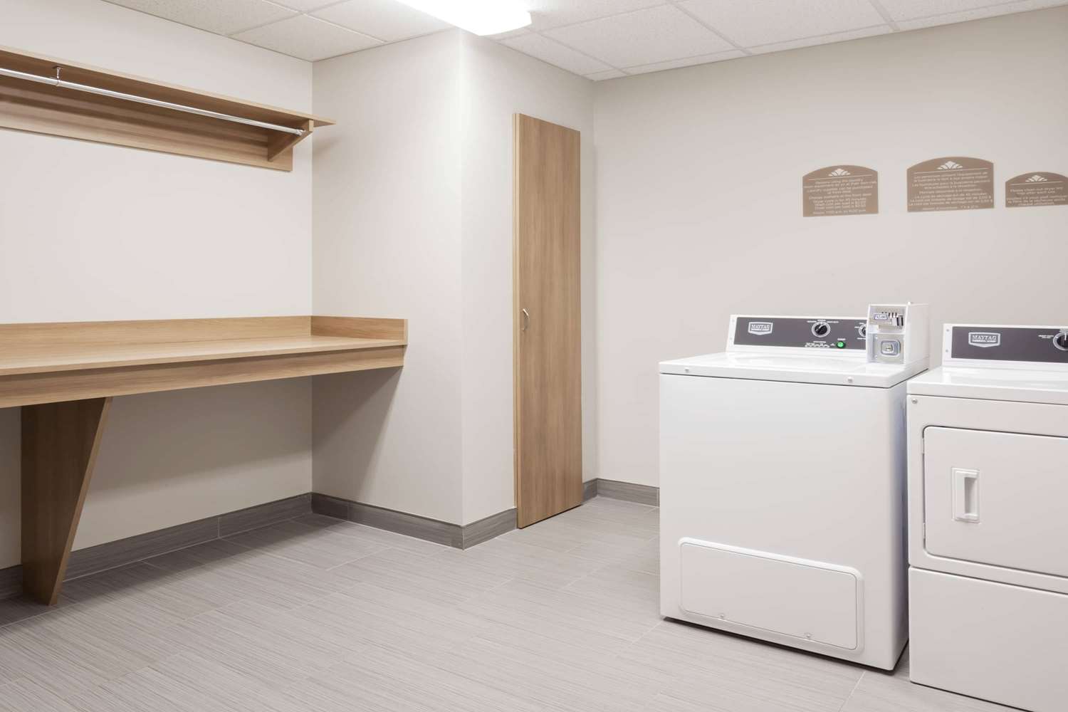 Microtel Casselman 3/39
