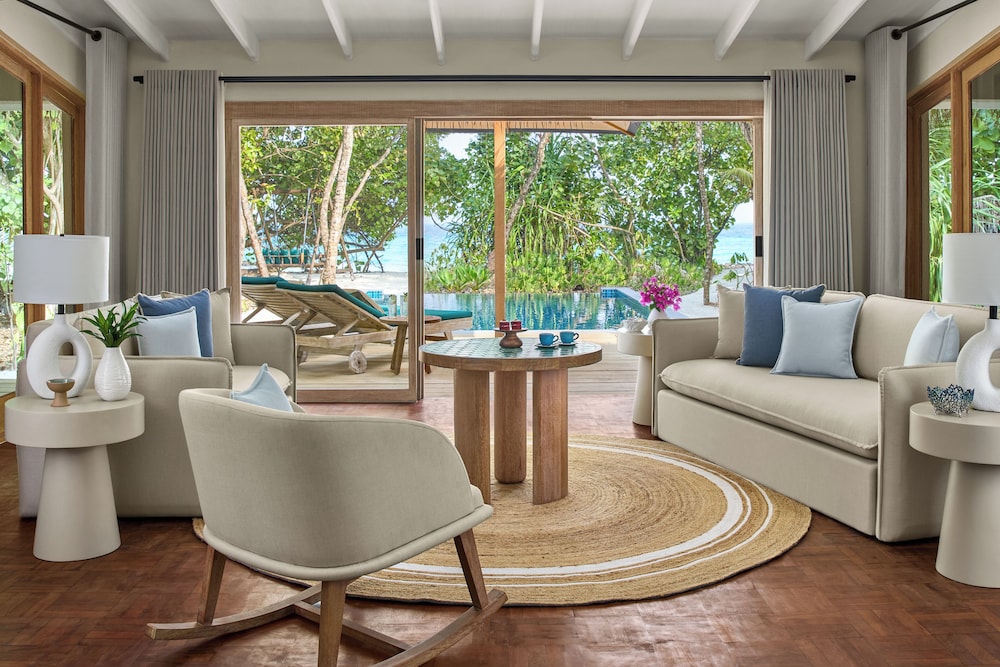 NH Collection Maldives Reethi Resort 40/55