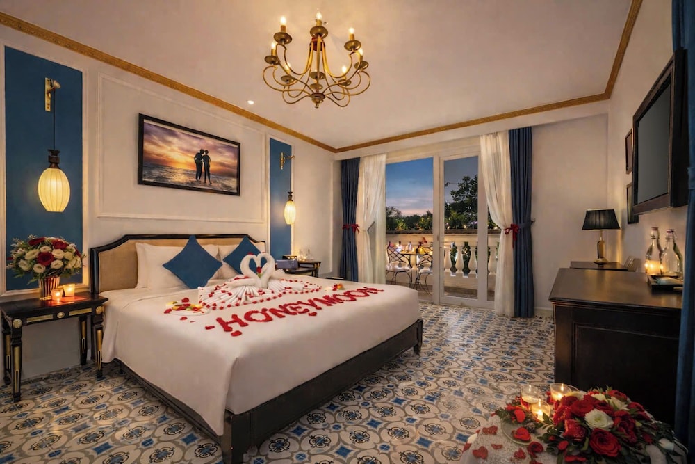 غرفة ديلوكس بسرير كينج بإطلالة على المسبح بحوض استحمام، Hoi An Blue Sky Boutique Spa 5/10