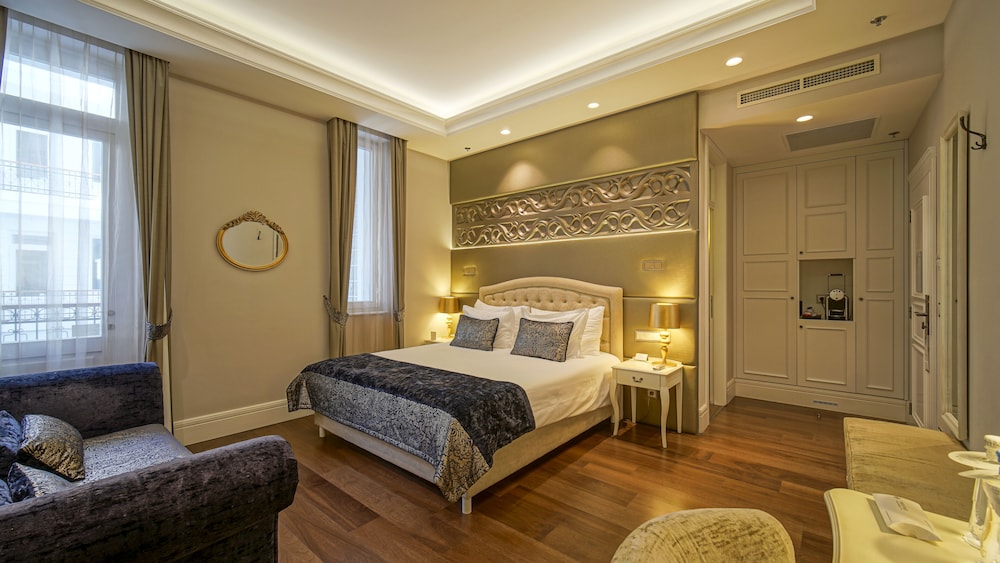 DELUXE, DOUBLE BED