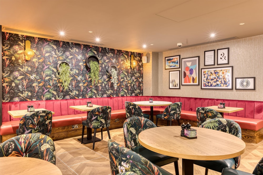 Premier Inn London St Pancras Hotel 41/55
