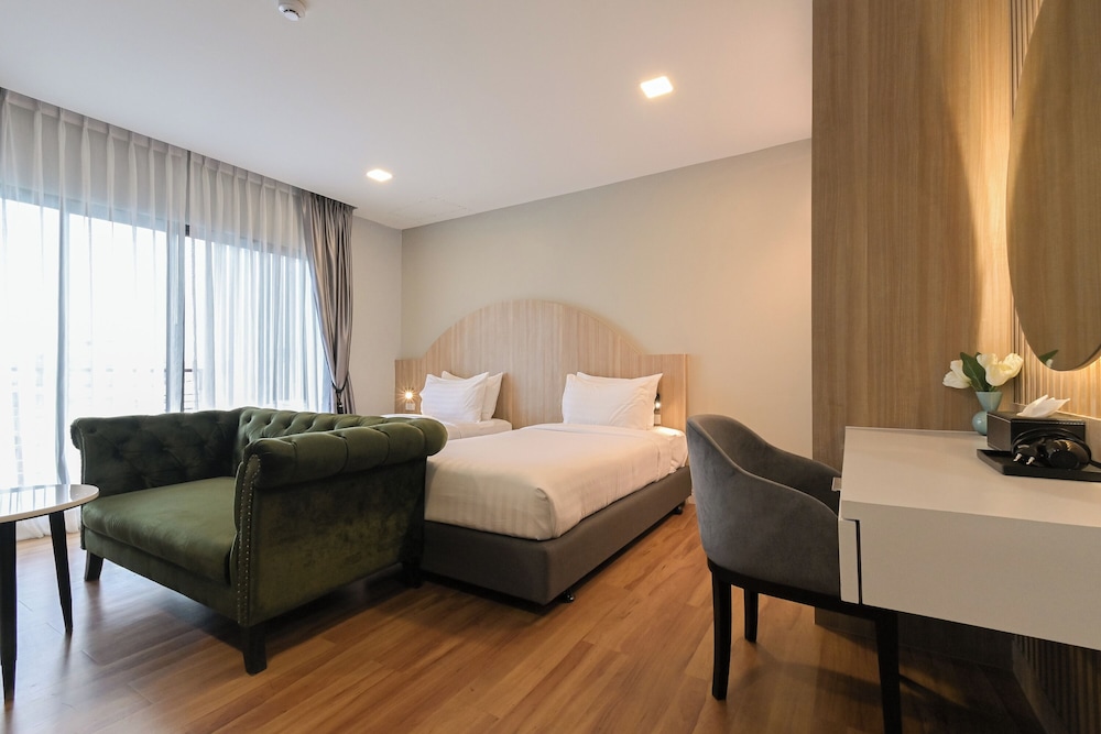 DELUXE, TWIN BEDS
