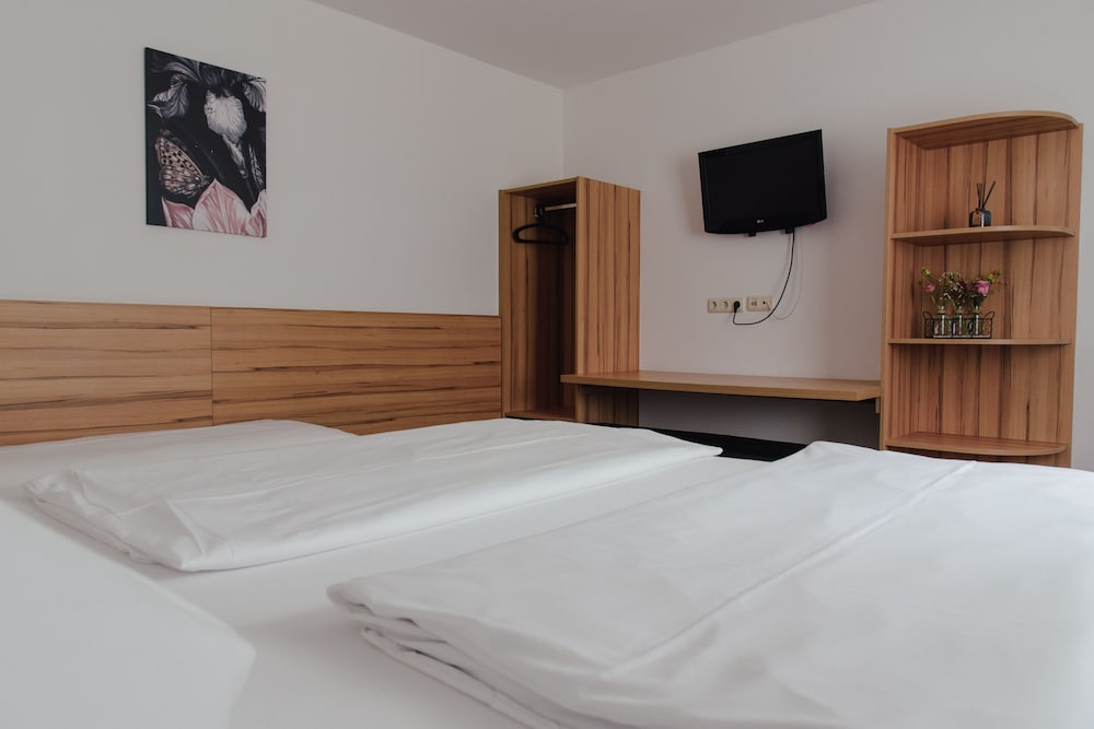 Hotel Drei Kreuz 14/34
