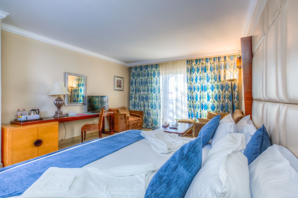 Porto Matrouh Beach Resort 12/66