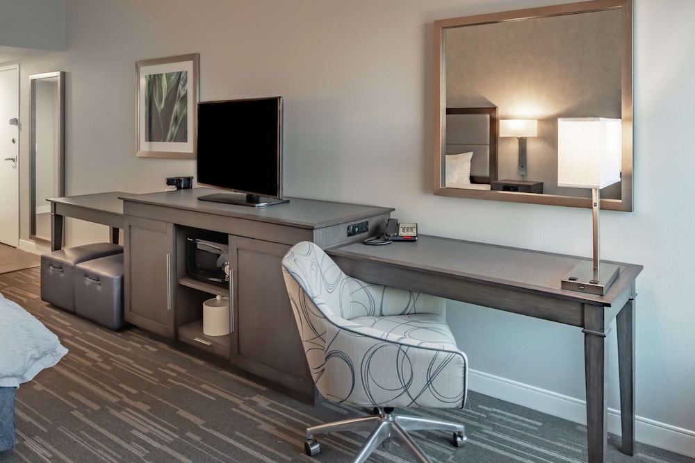 Hampton Inn Waco 39/42