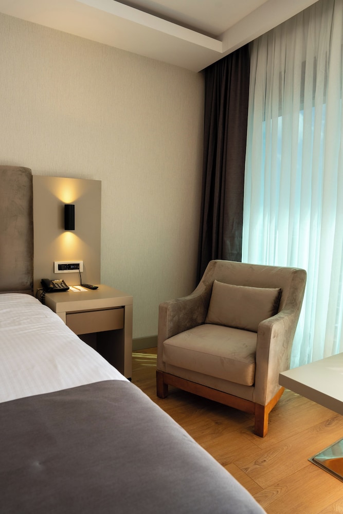 Deluxe, Twin Beds, 2 Murphy Beds, Sea View، VOLLEY HOTEL ISTANBUL 5/9