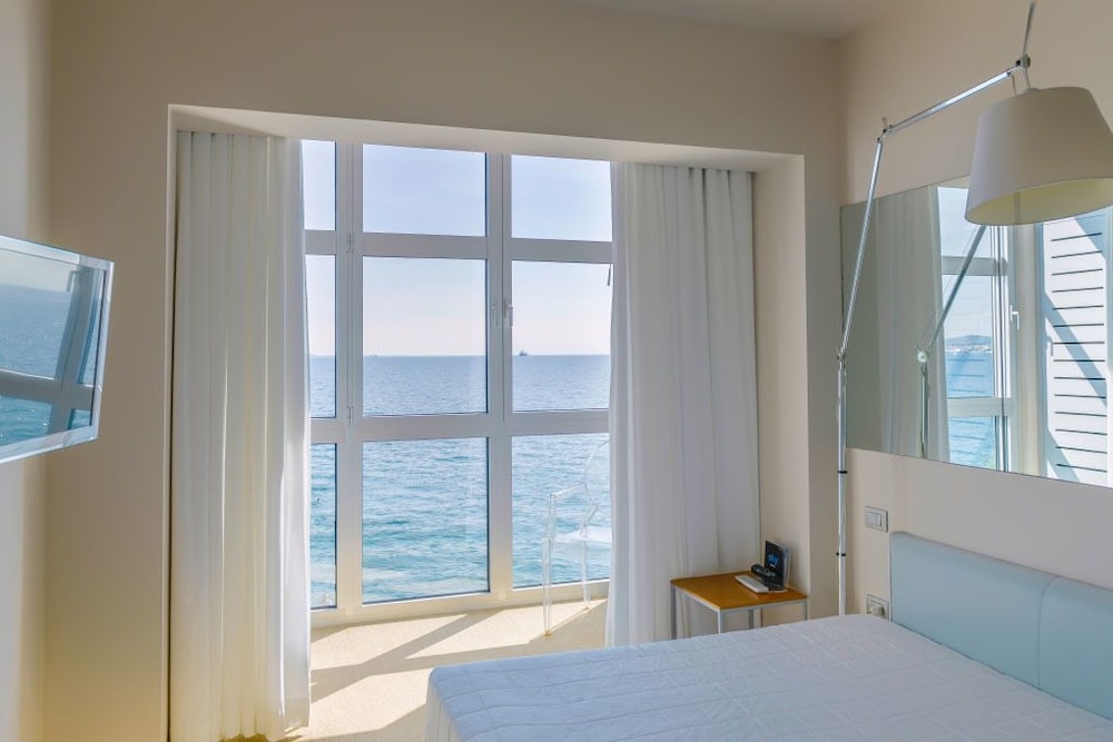 Miramare Hotel 35/72