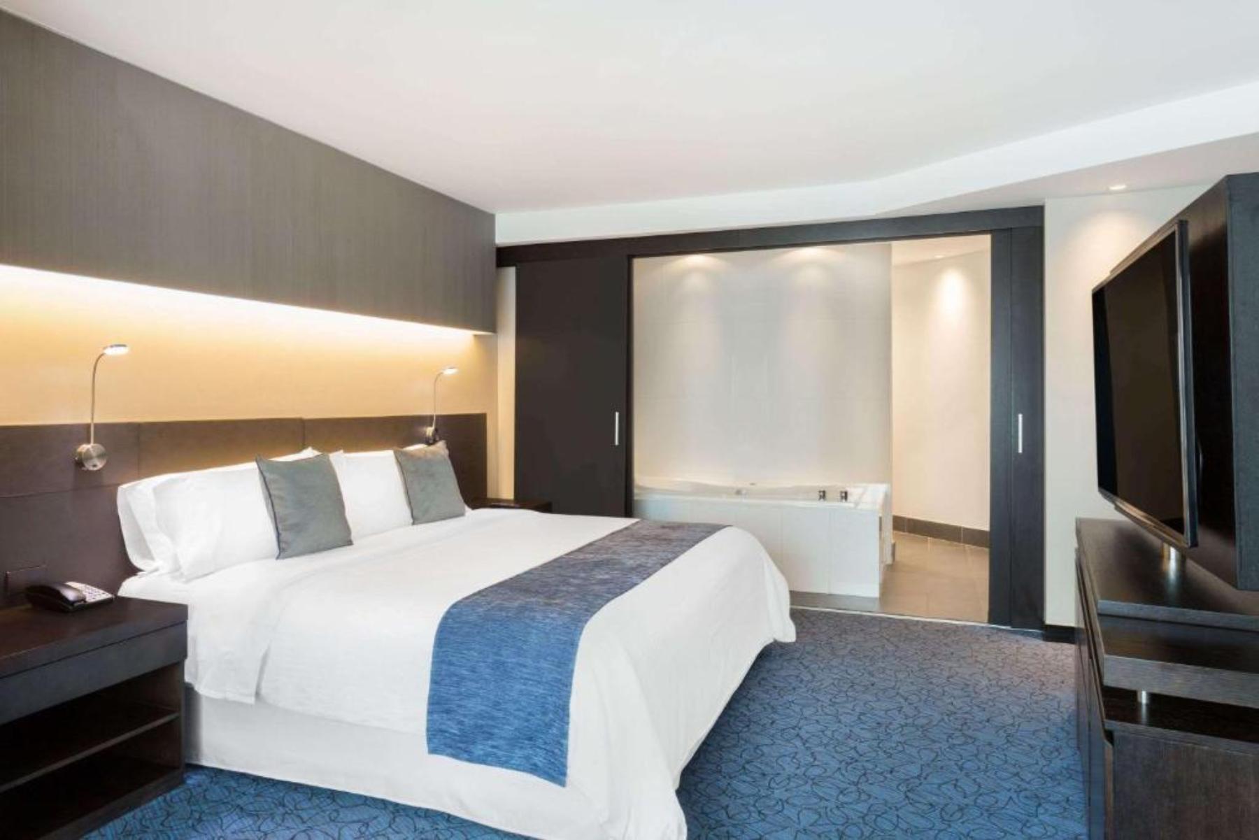 Suite, River View
