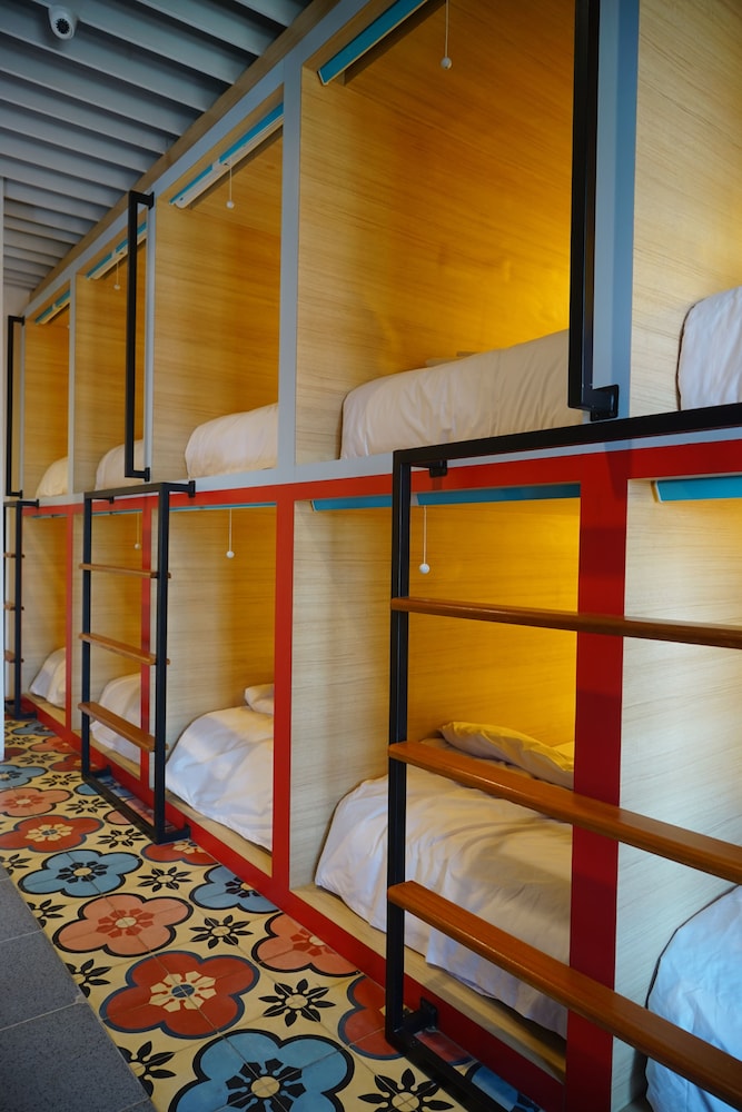 Borough Capsule Hostel Bali 15/29