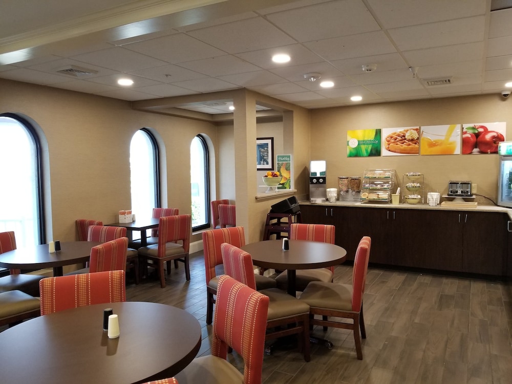Quality Inn & Suites Ocean City Fenwick 36/52