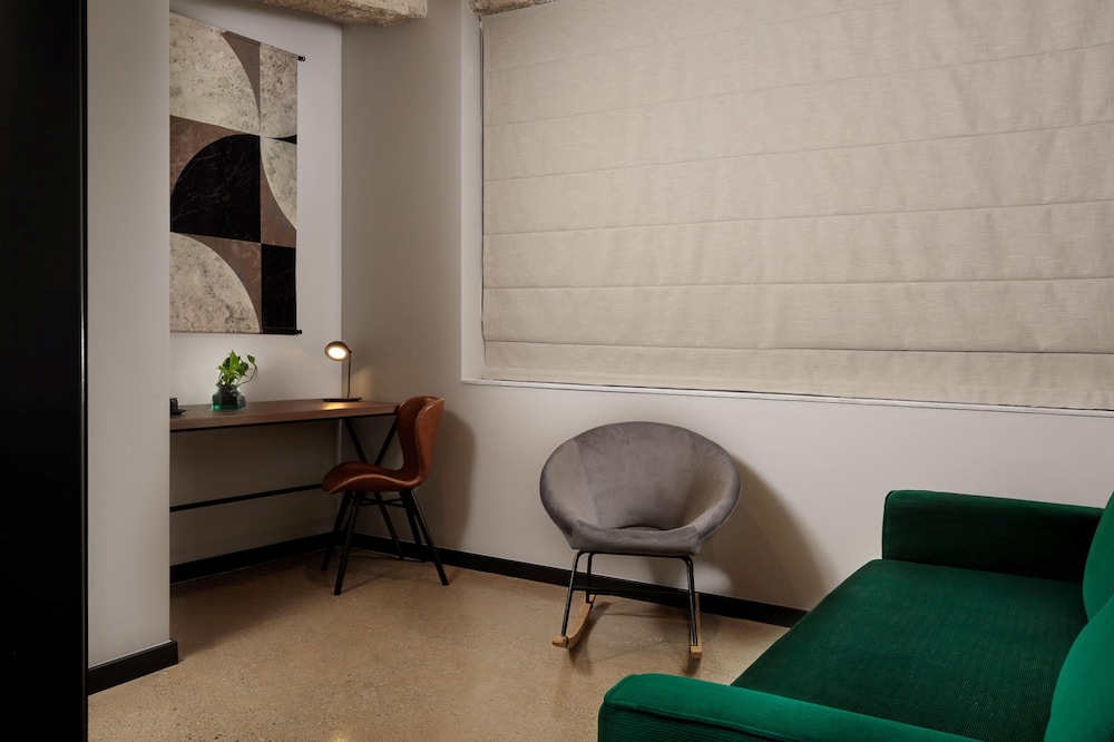 Anise Aluma Athens, Tapestry Collection by Hilton 40/59