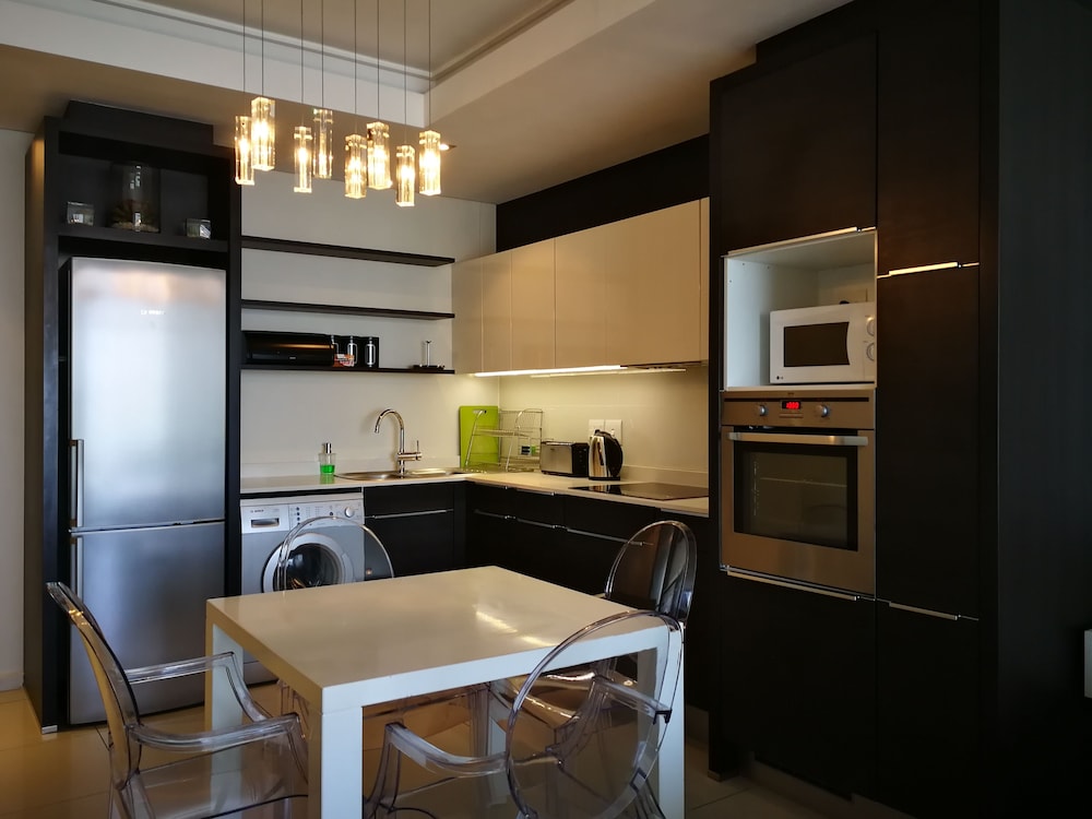 The Residences At Crystal Towers 34/46