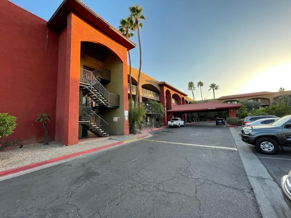 Victory Inn Suites North Phoenix(ex Comfort Inn) thumb 3