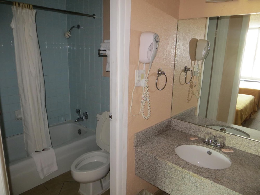 Americourt Extended Stays 35/38