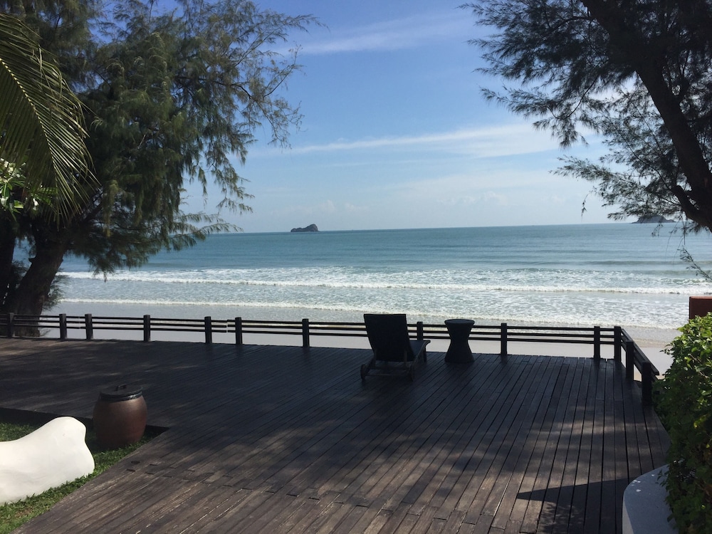 Away Las Tortugas Beachfront 33/50