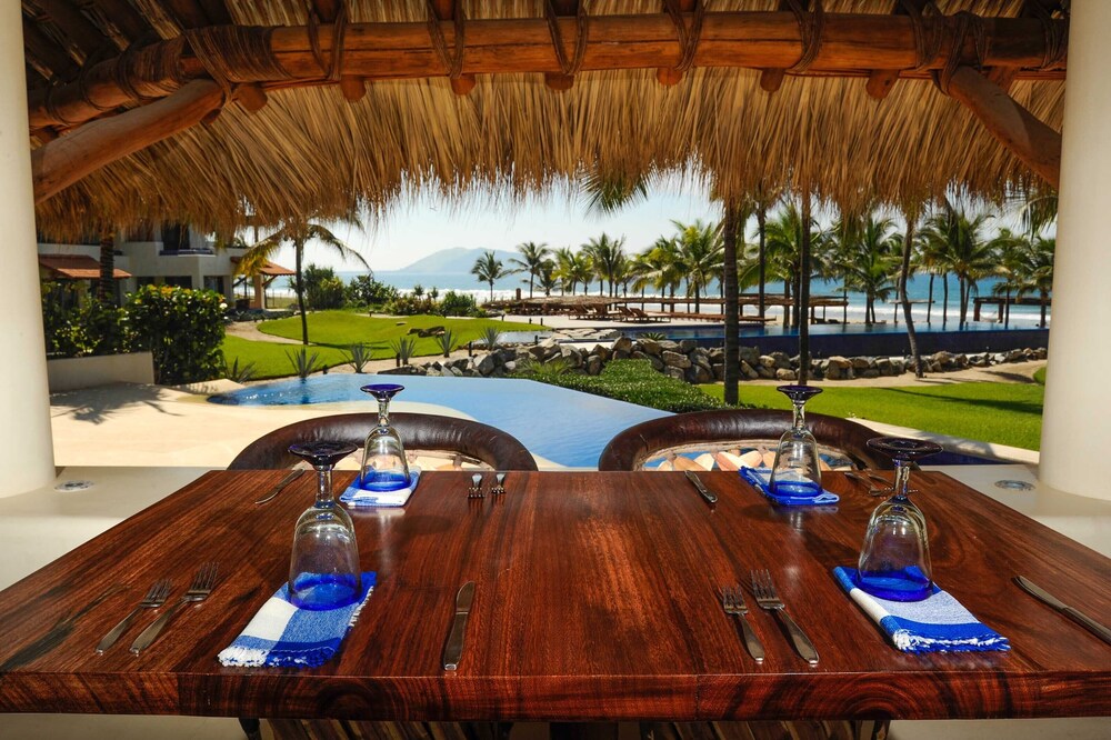Las Palmas Luxury Villas 34/50