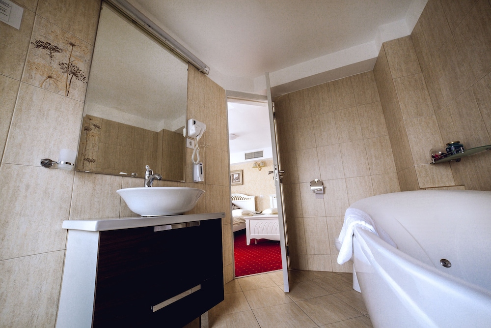 Helin Central 17/46