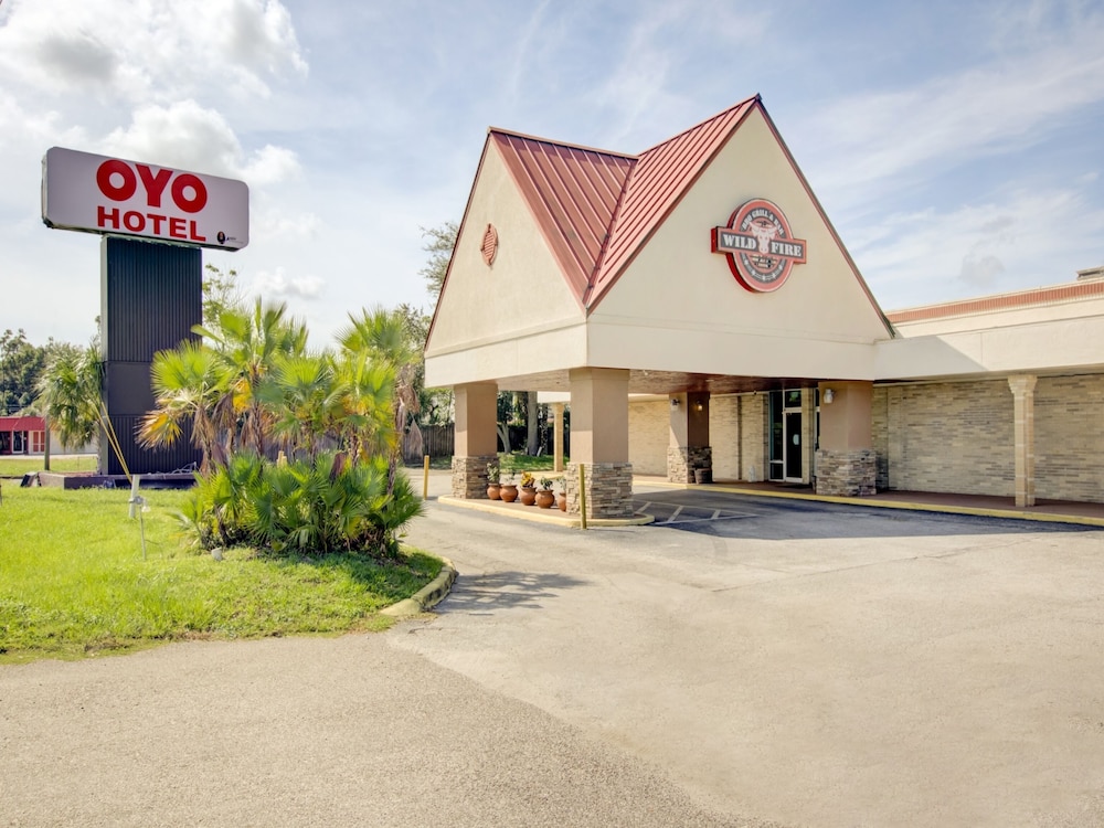 OYO Hotel Dundee By Crystal Lake 41/50