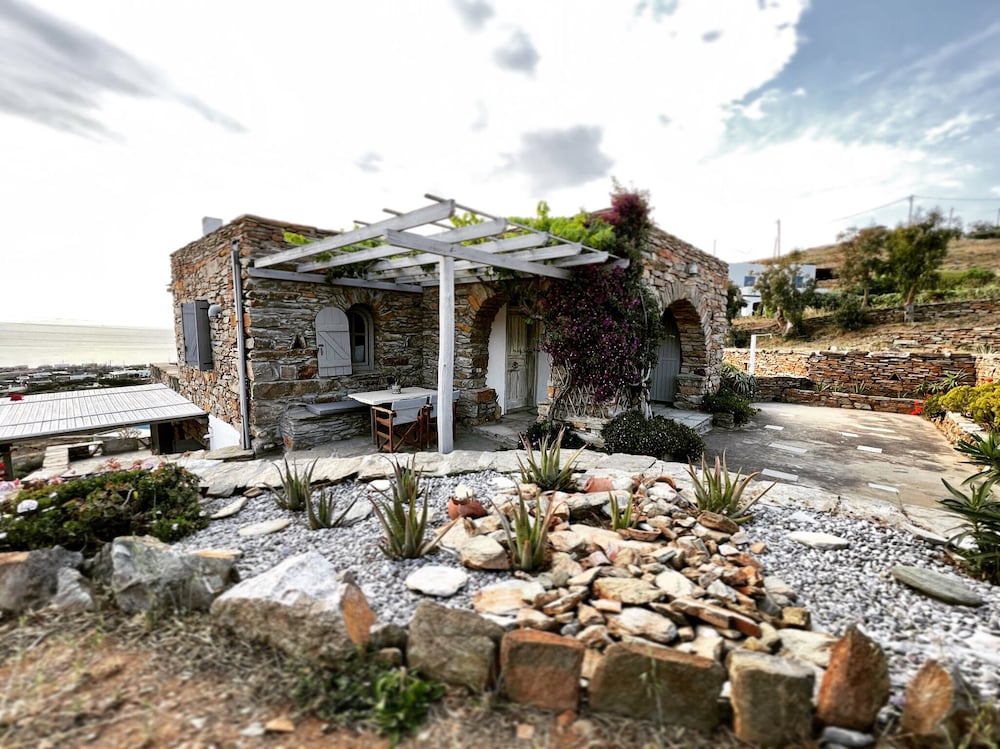 The Traditional Stone Villa 41/50