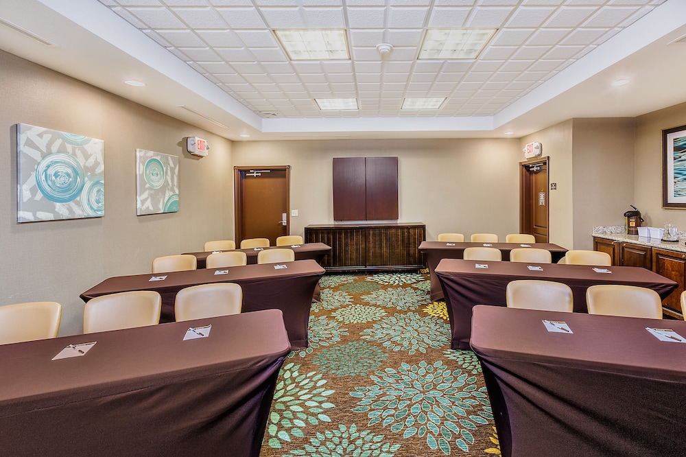 Staybridge Suites Bismarck 66/78