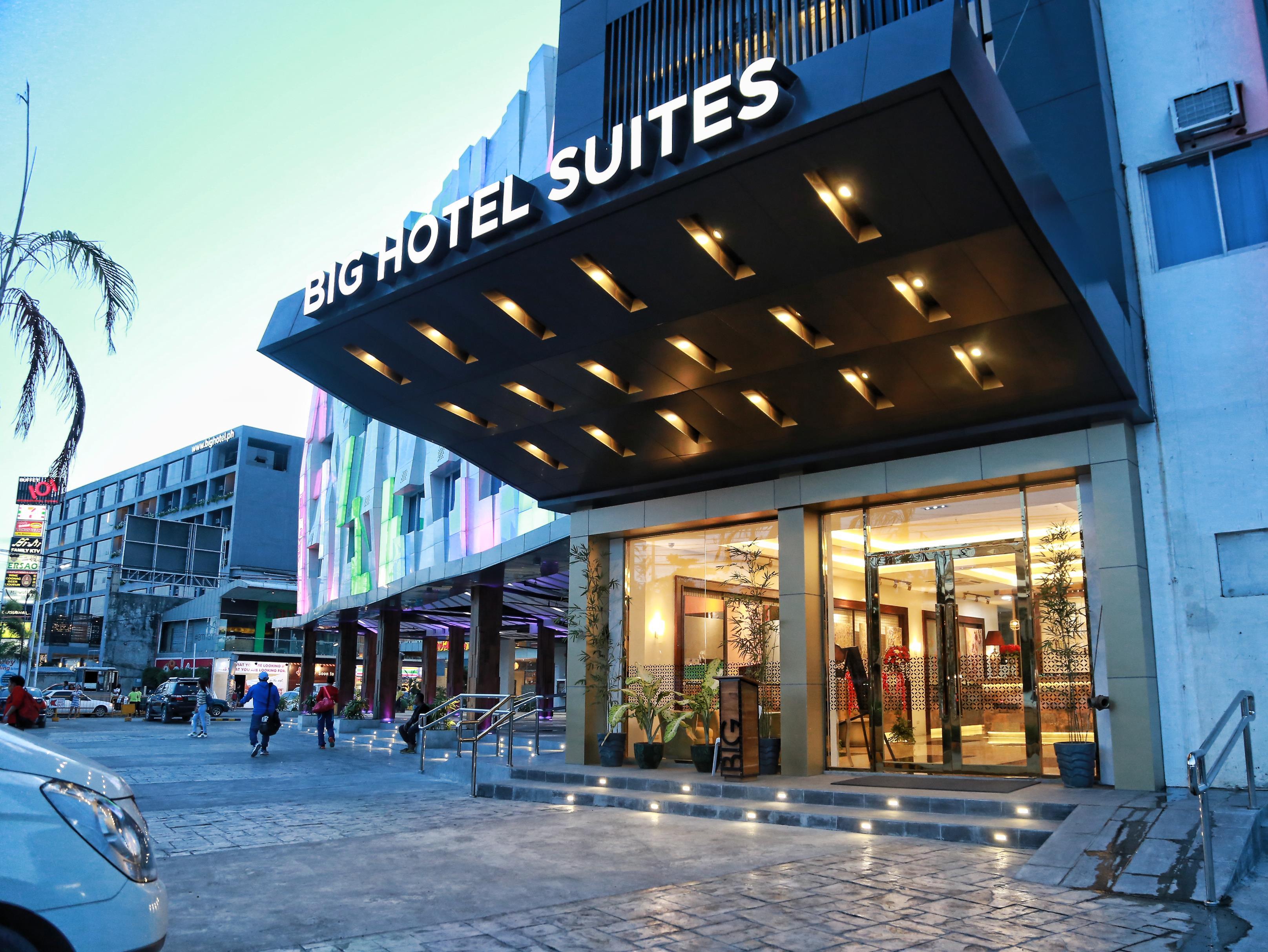 Big Hotel Suites 2/14