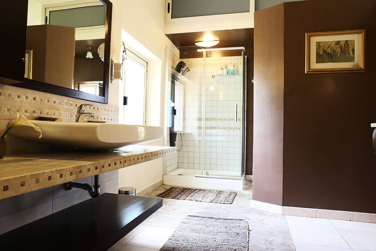 غرفة سوبيريور بسرير كينج وسرير فردي بإطلالة على الحديقة، La Villa 8/9