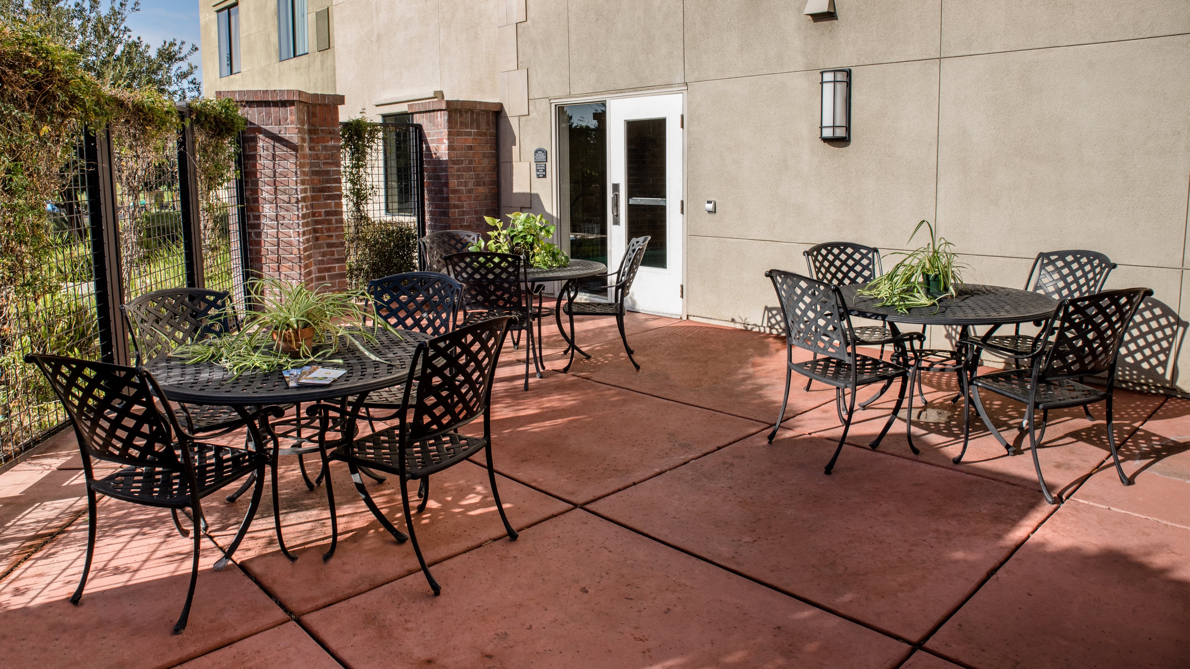 Holiday Inn Express Hotel & Suites Lincoln-Roseville Area 49/71