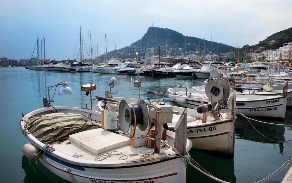 Hotel Les Illes 45/50