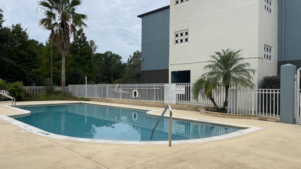 Destiny Palms Hotel Maingate West 6/50