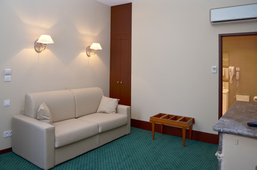 Hotel Heliot 48/66