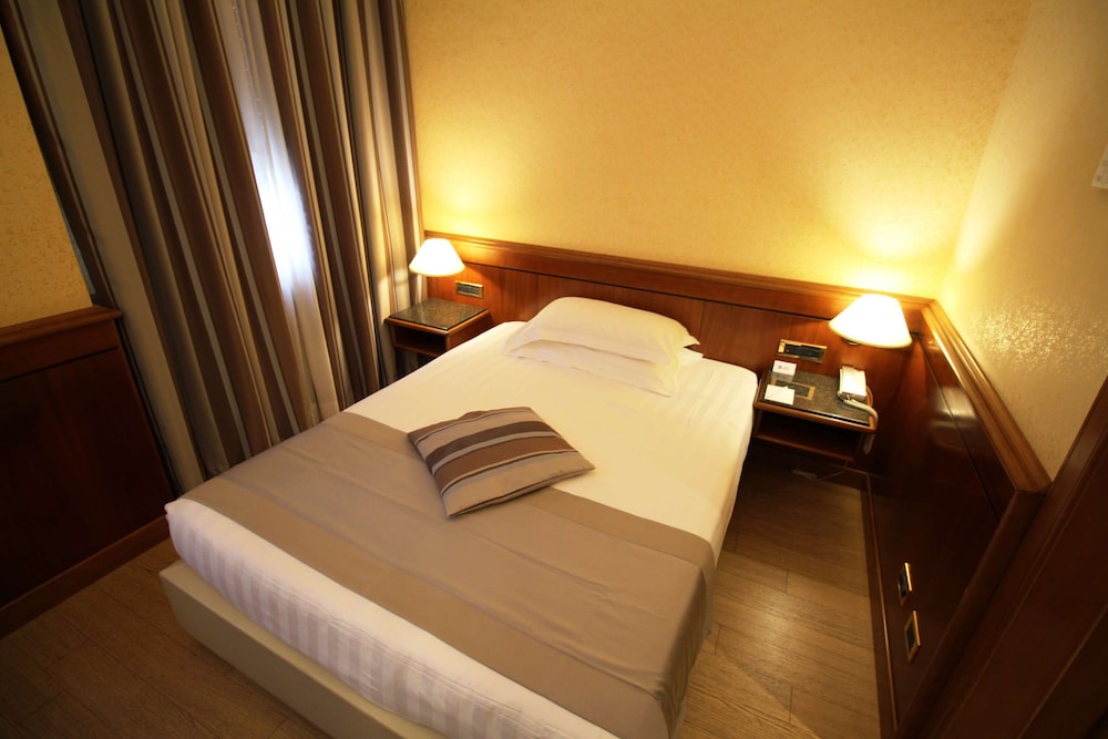 Standard, Single Bed, French Bed، Best Western Hotel Moderno Verdi 4/9