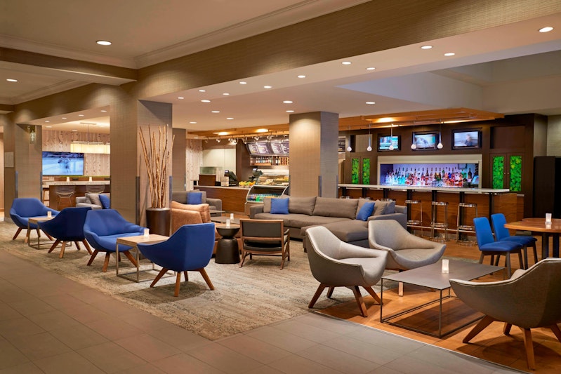 Courtyard By Marriott Downtown Toronto 12/25