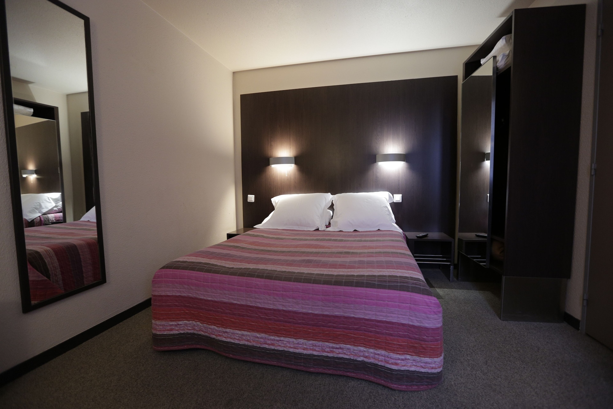 Room, Double Bed