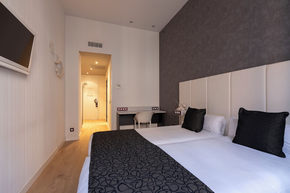 STANDARD, DOUBLE BED