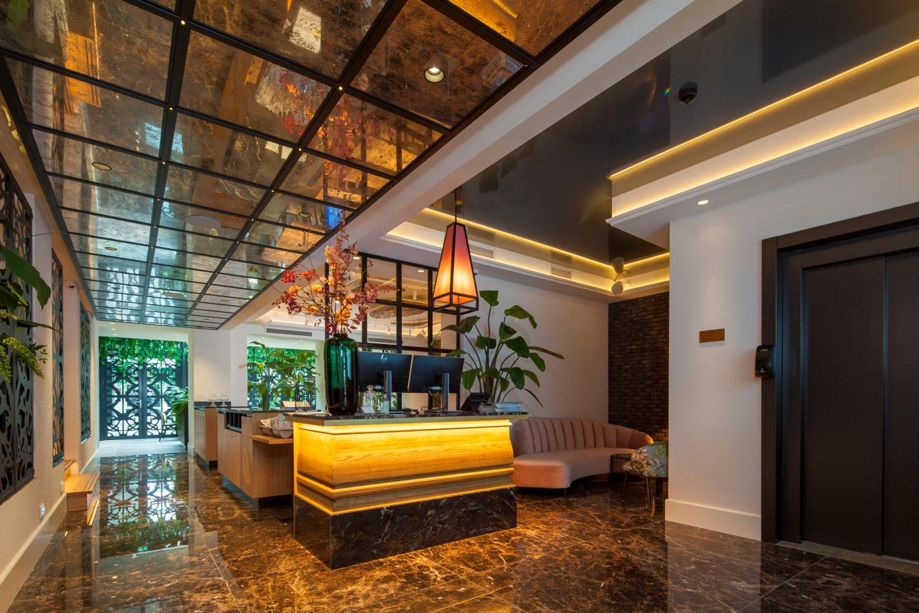 Amadore Stadshotel Jersey 8/47