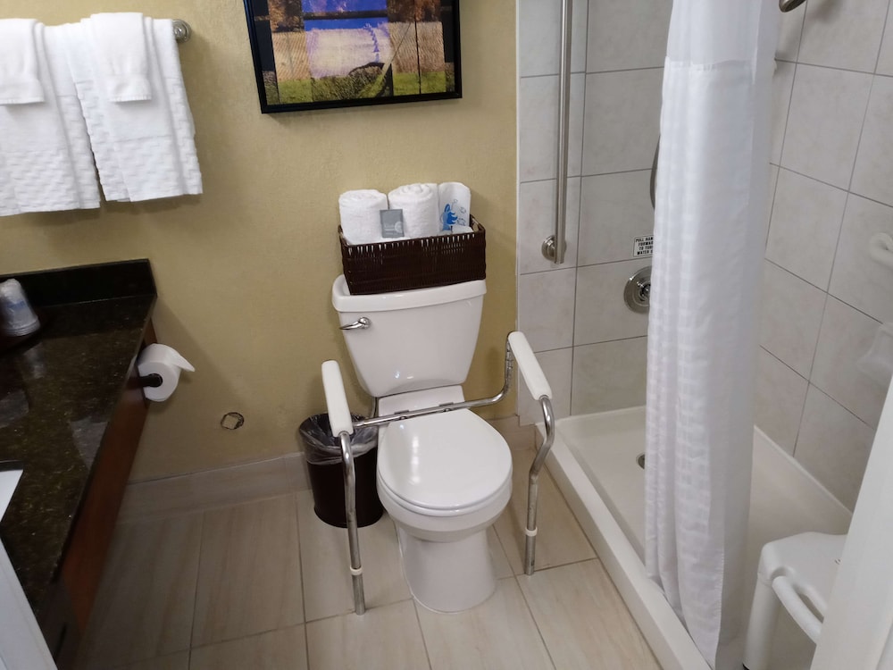 Best Western Plus Wooster Hotel & Conference Center 11/48