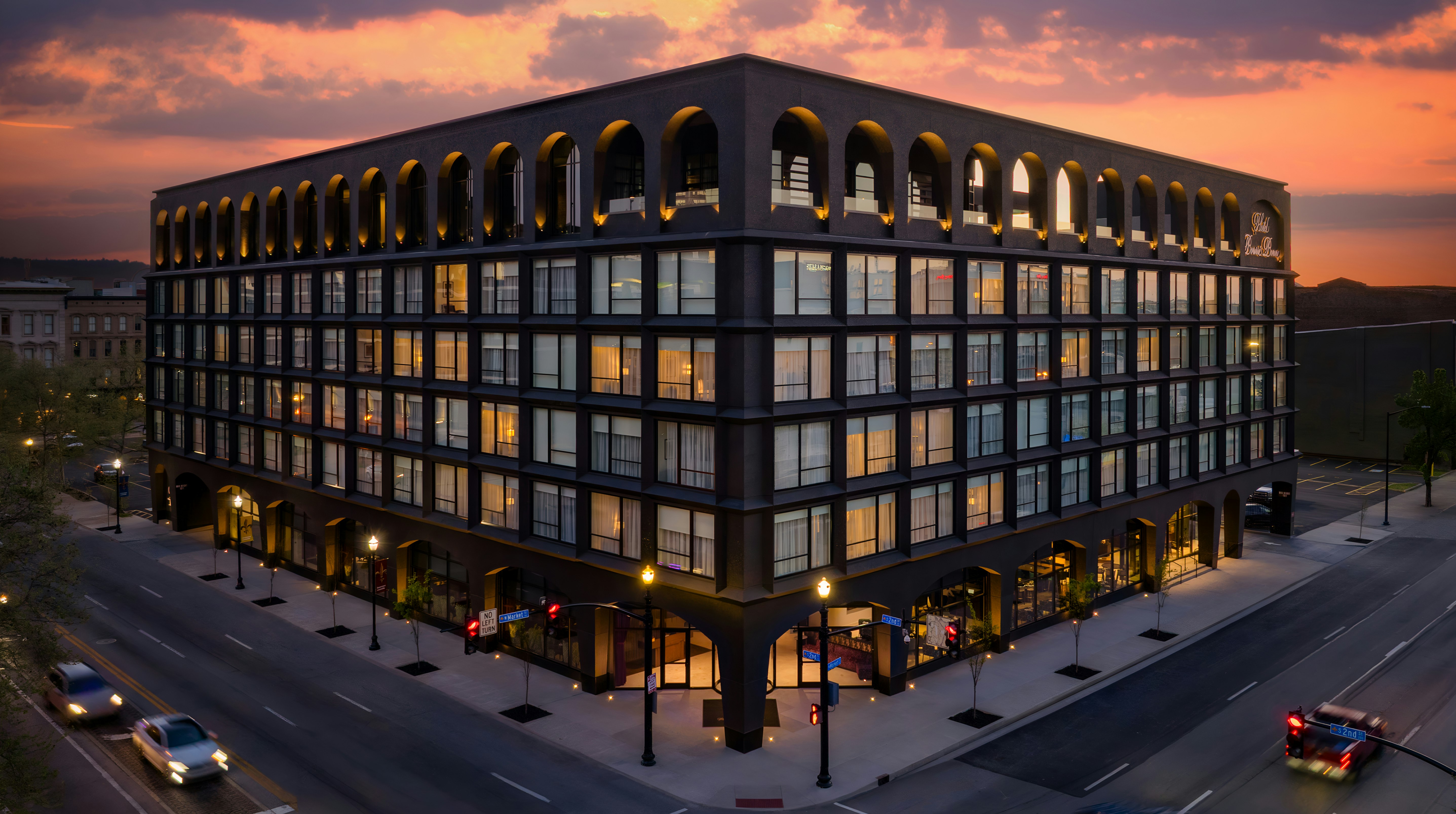 Hotel Bourre Bonne Louisville, Curio Collection by Hilton 2/56