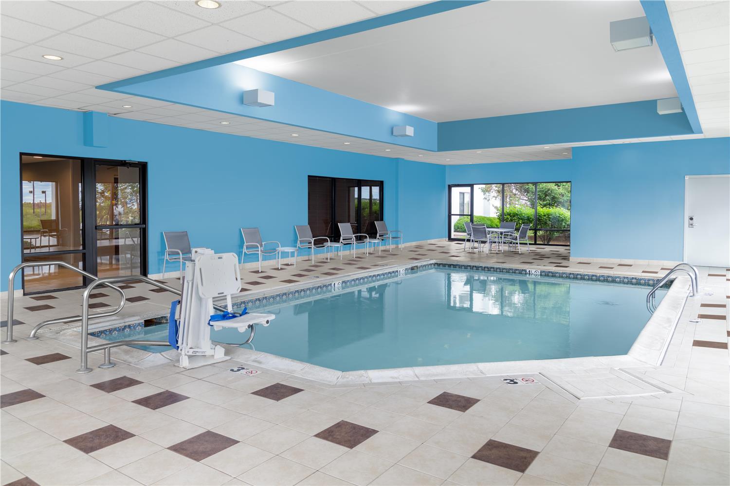 swimming pool spa