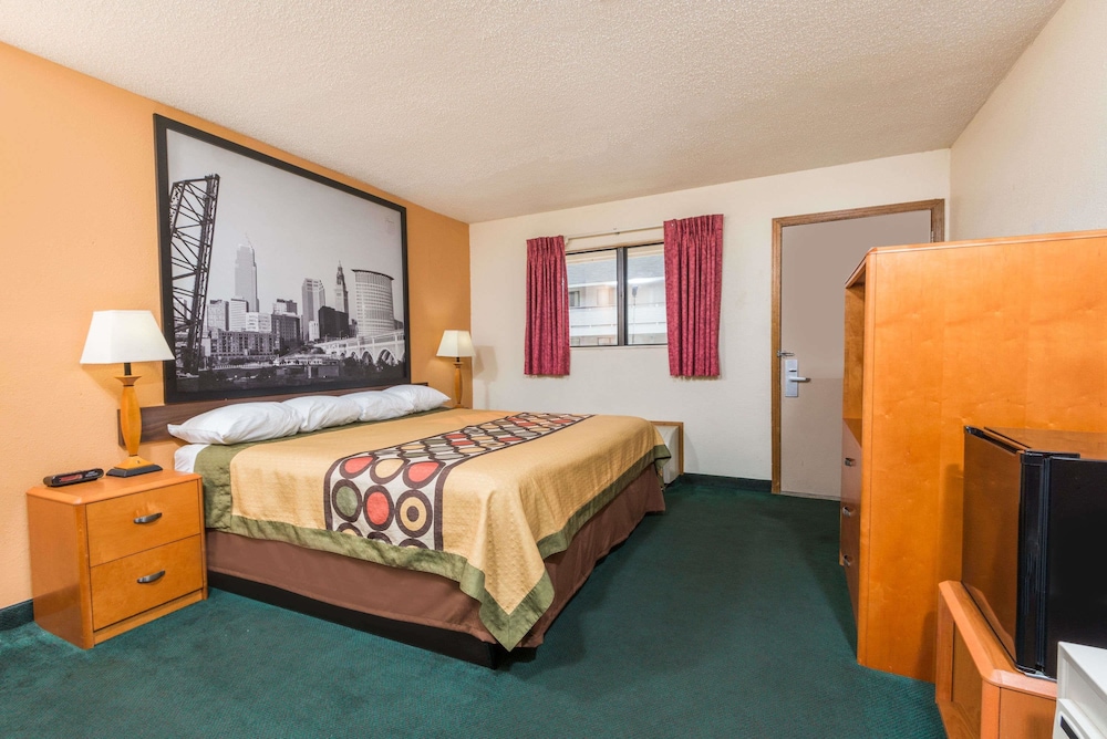 WestSpring Inn - Westlake Cleveland 12/36