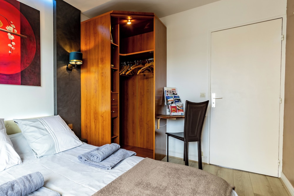 Chambre D'amis 10/44