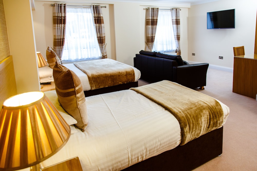 The Adamson Hotel 26/50