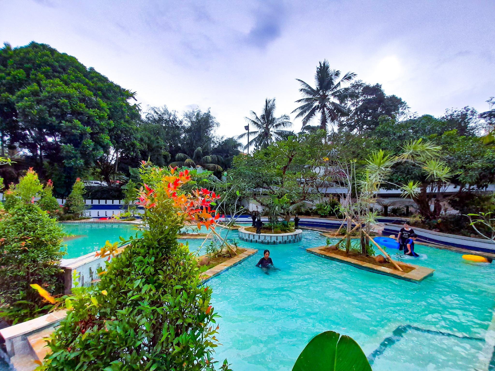 The Jhon's Cianjur Aquatic Resort 11/21
