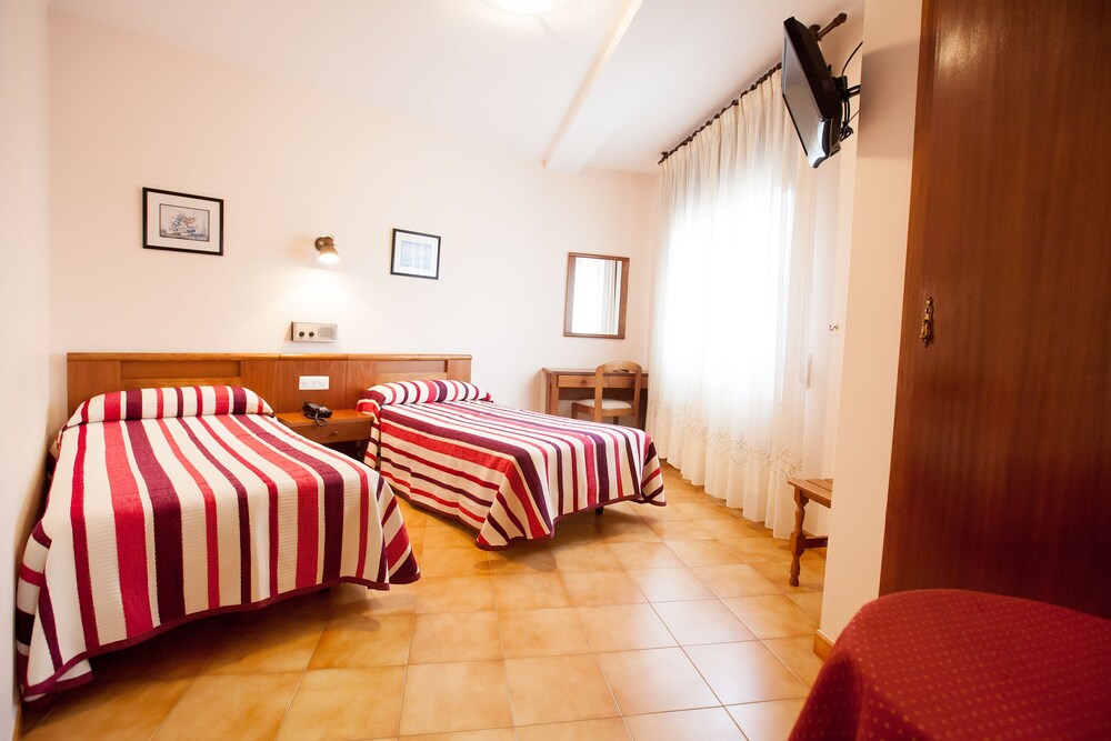 Hotel el Puente 24/55