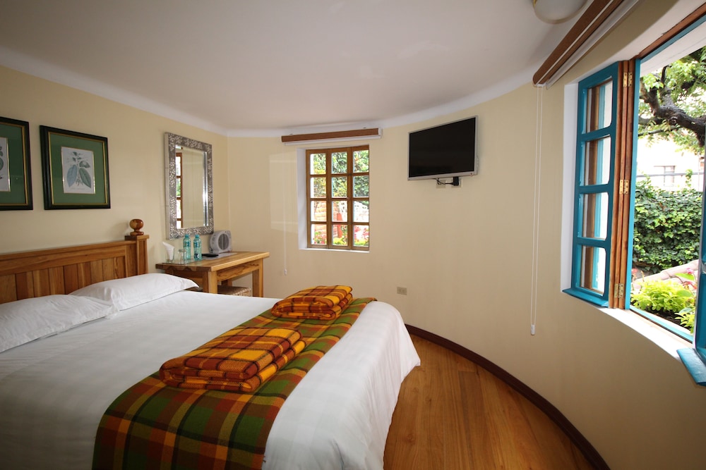 Vieja Cuba Hotel 8/60
