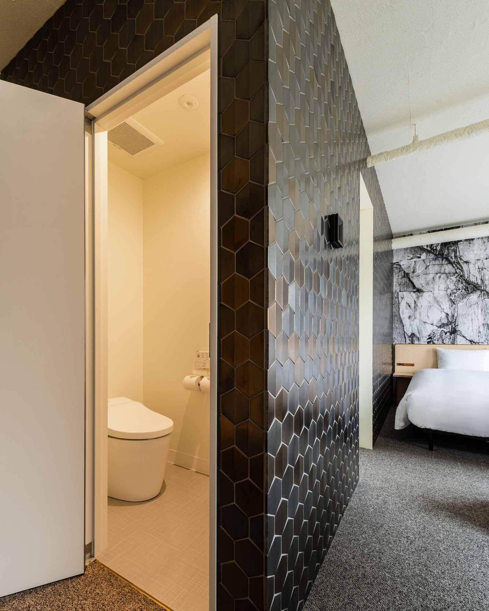 Room, Twin Beds, South Wing
