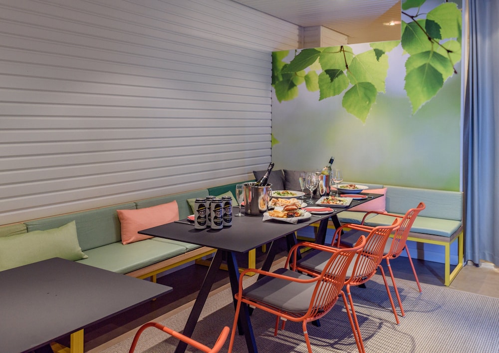 restaurant cafeteria