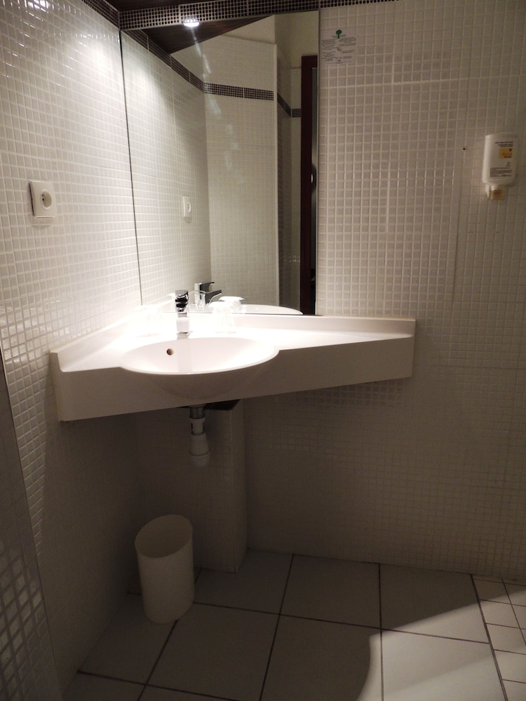 HOTEL NOVELLA CONFORT NANTES EST THE ORIGINALS CITY 21/51