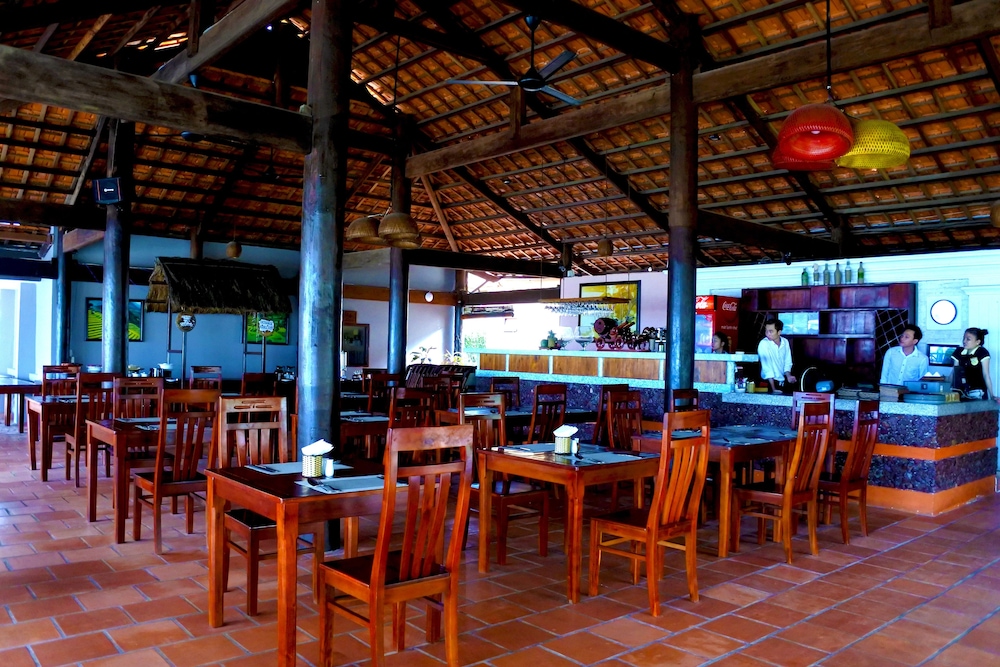 restaurant cafeteria