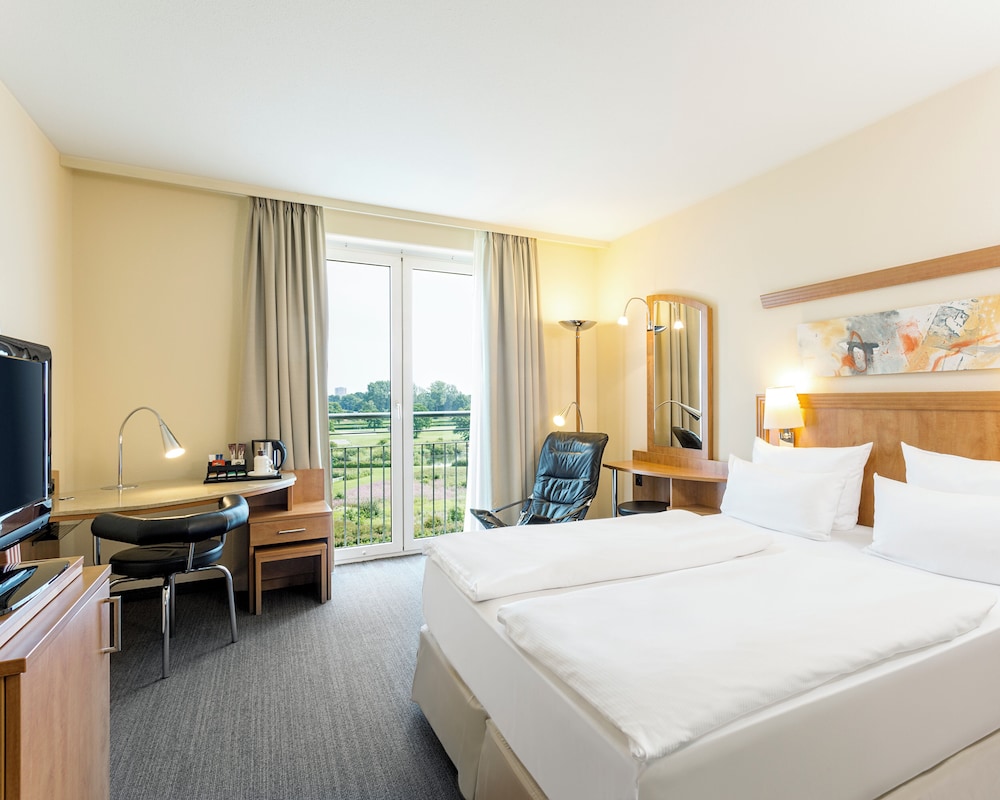 STANDARD, SINGLE, KING BED, GARDEN VIEW